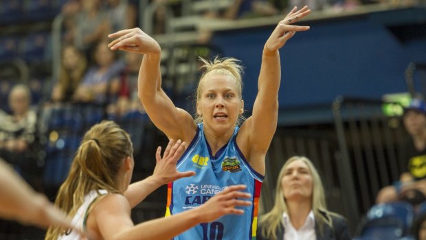 Abby Bishop is yet to decide if she will return to the WNBL or play in Europe for the 2016-17 season.