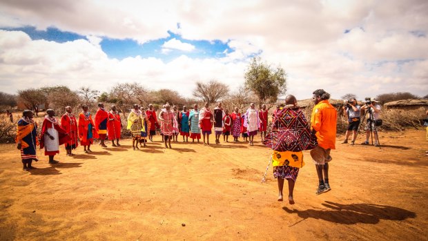 Bringing together the two ranger groups, the Indigenous Australians and the Maasai Warriors, aims to share conservation knowledge and culture, such as Maasai dance. 