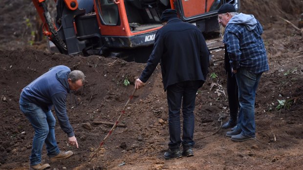 The moment detectives found Matthew Leveson's skeleton in the Royal National Park on May 31, 2017.