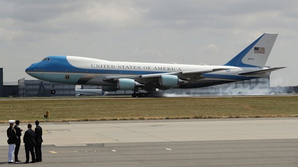 Boeing 747: Why the jumbo jet was designed with a hump and four more ...