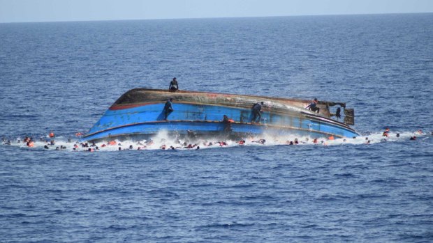 About 500 migrants were rescued, but seven corpses were also recovered.