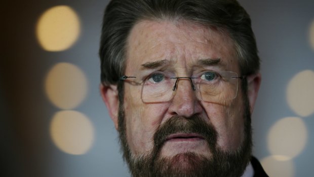 Senator Derryn Hinch has urged Labor and other crossbenchers to act on media laws.