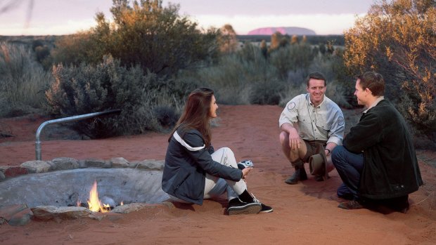 沙漠醒来提供了宁静的经验在一个宏大的景观。