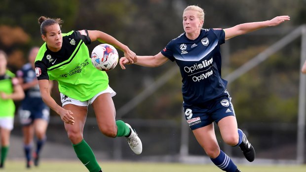 Melbourne Victory upset Canberra United in W-League season opener on Saturday.