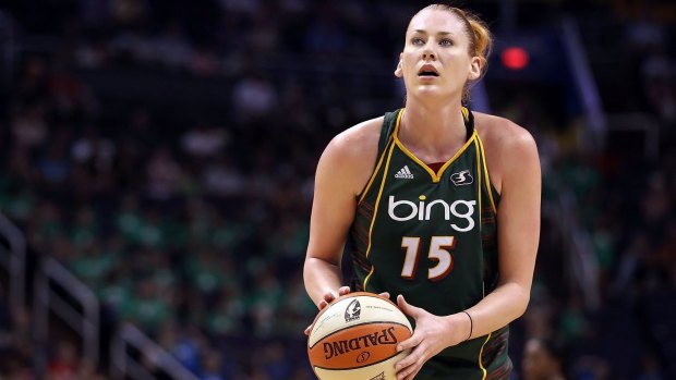 Lauren Jackson's jersey is to be retired by the Seattle Storm.