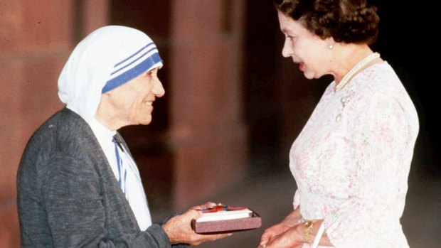 Queen Elizabeth and Mother Teresa of Calcutta in 1983.