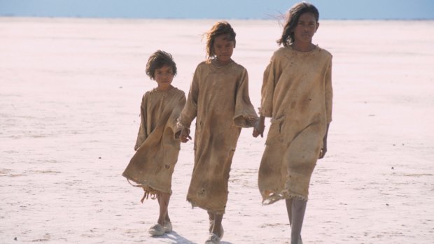 Tianna Sansbury, Laura Monaghan and Everlyn Sampi in Rabbit-Proof Fence.