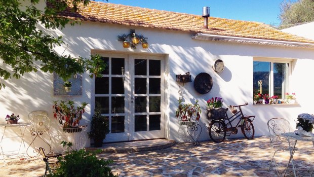 Courtenay Turner travelled to Sardinia, for a farm stay at "Li Sitagli" in Olbia.