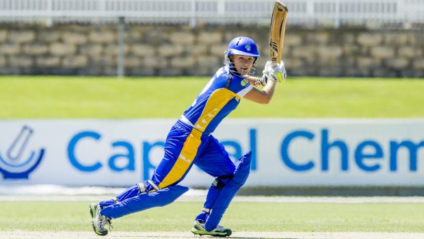 Katie Mack scored 73 from 109 balls as the Meteors defeated Queensland to move one step closer to the WNCL final.