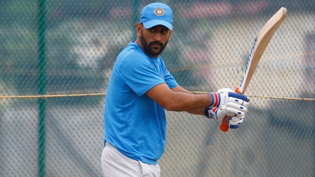 Former Indian Test captain M.S Dhoni has been advising on the pitch in his hometown of Ranchi.