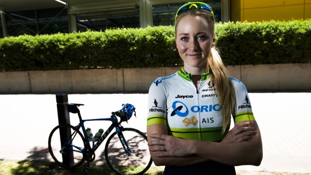Mitchelton-Scott rider Gracie Elvin wants a minimum wage for professional female cyclists.
