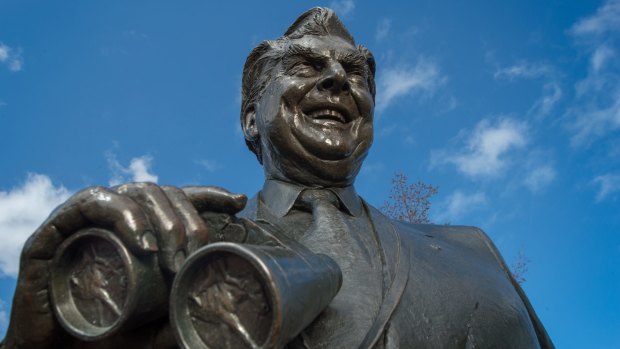 Legendary figure: The statue of Bart Cummings at Flemington racecourse.