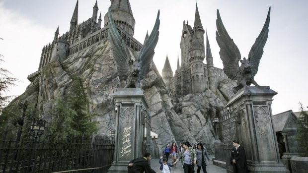 You Can Stay In A Massive Harry Potter Themed House Just 30 Minutes Away  From The Wizarding World Of Harry Potter