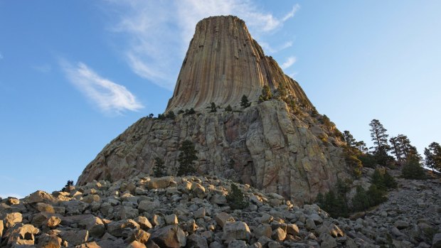 Devils Tower during the day.