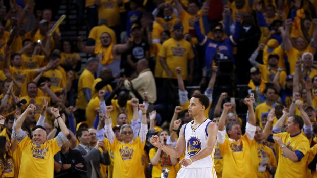 Stephen Curry celebrates the Warriors' win.