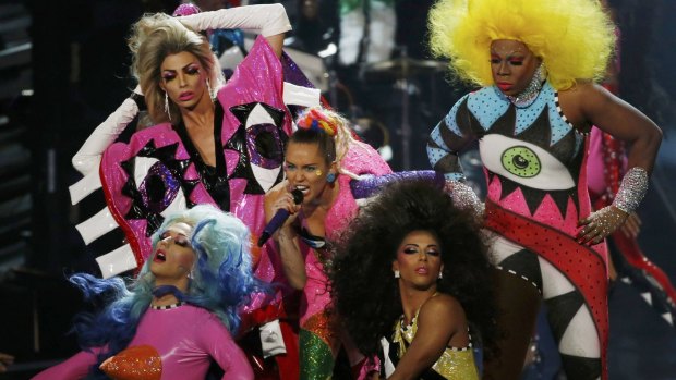 Miley Cyrus and her 31 back up dancers perform "Doo It" at the 2015 MTV Video Music Awards.