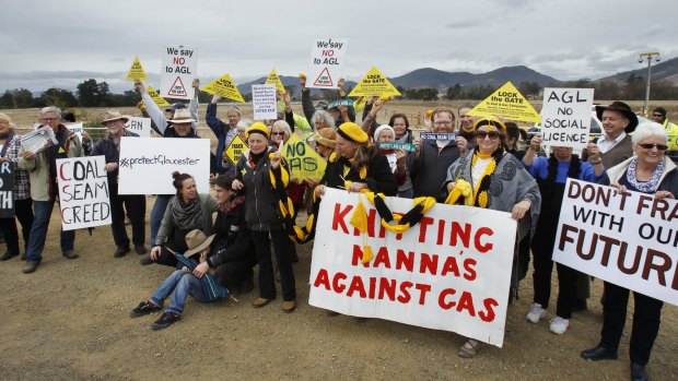 Anti-CSG protesters block access to AGL's Waukivory Pilot Project at Gloucester, NSW.