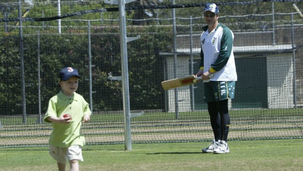 Steve Waugh with son Austin in 2003.