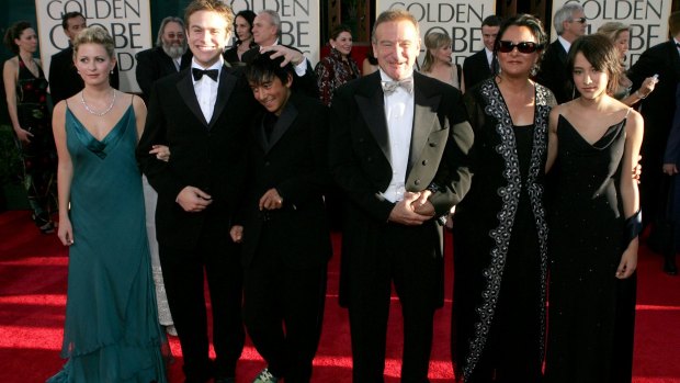 Robin Williams and then-wife Marsha Garces Williams, sons Cody, Zachary with girlfriend Alex and daughter Zelda arrive at the 2005 Golden Globe Awards.