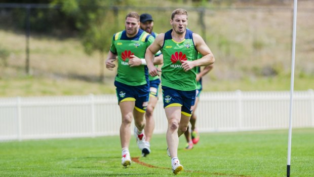 The Sydney Roosters made a play at hooker Glen Buttriss.