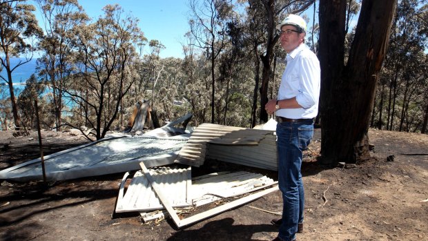 Victorian Premier Daniel Andrews visits Wye River to inspect the extent of bushfire damage.