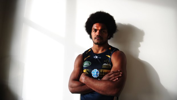 The Australian government has granted Henry Speight's family visitor visas to watch him play rugby.