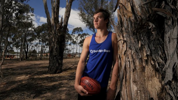 Dustin Martin has always loved football but found his true motivation after leaving school early and working hard with his father. Now he is ready to take his chances.