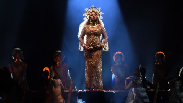 Beyonce performs <i>Love Drought</i> and <i>Sandcastles</i> at the 2017 Grammys.