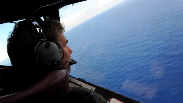 A pilot searches for debris from MH370 in the Indian Ocean in the weeks after it disappeared.