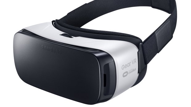 Samsung New Gear VR: Slip in a smartphone. 