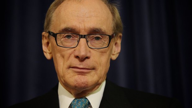 Former New South Wales premier Bob Carr says Big Australia advocates are failing to answer the questions their cause raises. 