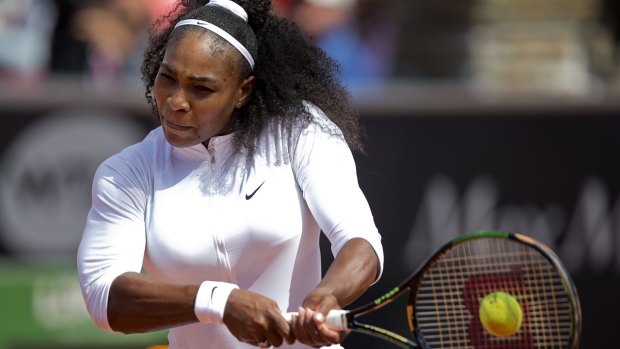 Serena Williams has withdrawn from the Swedish Open because of an elbow injury.
