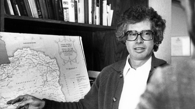Canadian ambassador to Iran Ken Taylor briefs a reporter in Tehran in 1980, one week before leaving with six Americans.