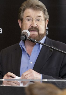Derryn Hinch has threatened legal action over the major parties' moves. 