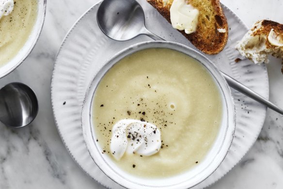 Cauliflower and yoghurt soup.