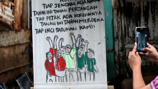 Residents of Bukit Duri, on the banks of the Ciliwung river are fighting to be able to stay. 