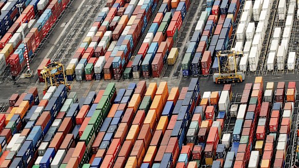 The new owners of a 50-year lease over Australia's busiest port, the Port of Melbourne, plan to put in a place a business plan to bolster productivity.