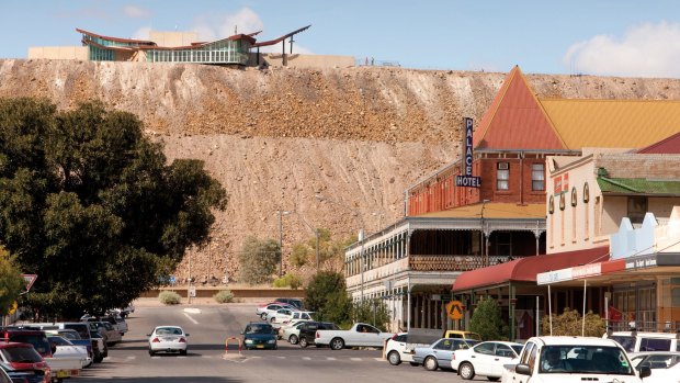 The Palace Hotel in Broken Hill is in the line of lode.