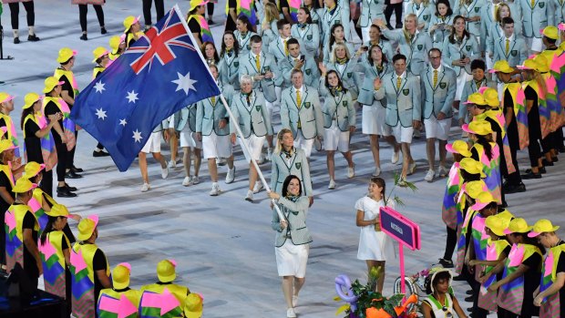 Anna Meares leads the Australian team into the opening ceremony of the Rio Olympics.