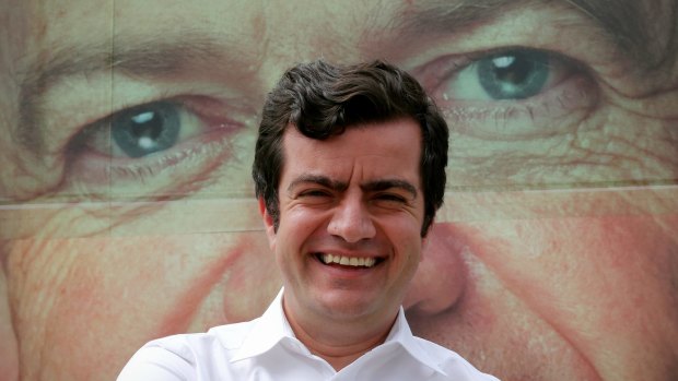 Pressure is mounting on controversial Labor senator Sam Dastyari to resign from politics following more revelations about his links with China.