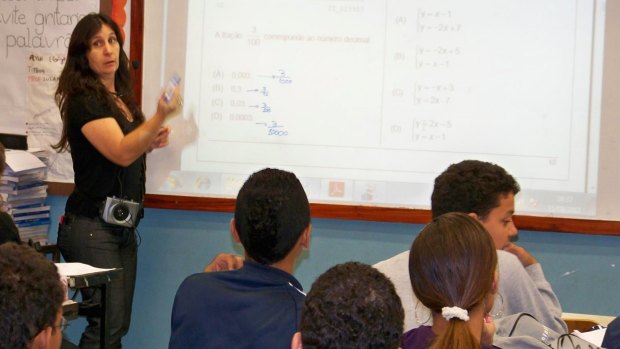 Katia Machinez teaching a maths class in 2011. 