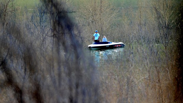 Lake Eildon is searched for missing boy Luke Shambrook.