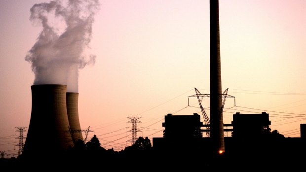 The Grattan Institute has recommended the Abbott government set strong financial penalties to deter polluters from increasing their emissions.