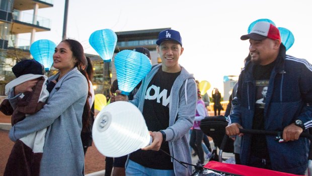 Christian Lealiifano rallies around friends family and the 1000s of supporters at the Canberra Leukaemia Foundation Light the Night walk.