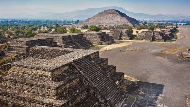 Arrive early to beat the crows at the Teotihuacan pyramids.
