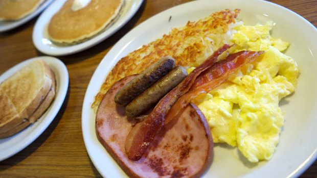 Denny's presses franchisees with 'carrots and sticks' to stay open