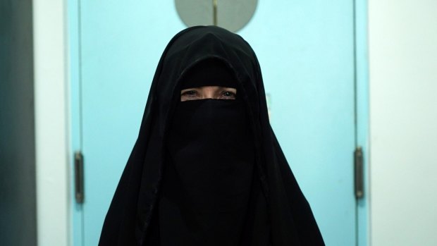 Indonesia correspondent Jewel Topsfield tries on a niqab as part of the "Niqab Challenge"