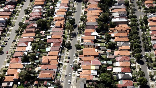 Auction clearance rates fell below 50 per cent in Sydney's outer suburbs