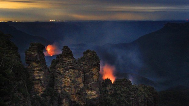 Fire authorities made the most of dry conditions to have a busy controlled-burning season in many regions, including the Three Sisters area of the Blue Mountains.