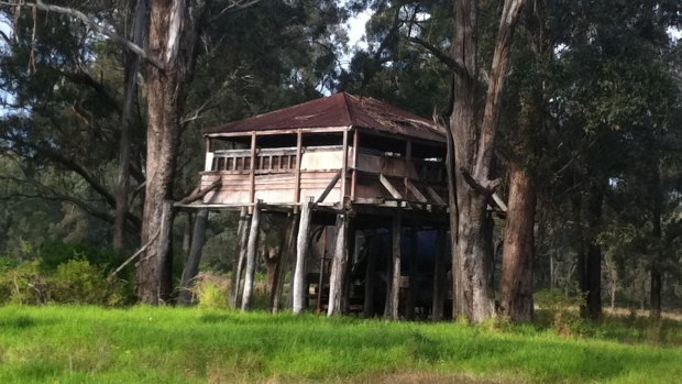 A recent photo of the so-called ''mystery'' structure on the Hume Highway.